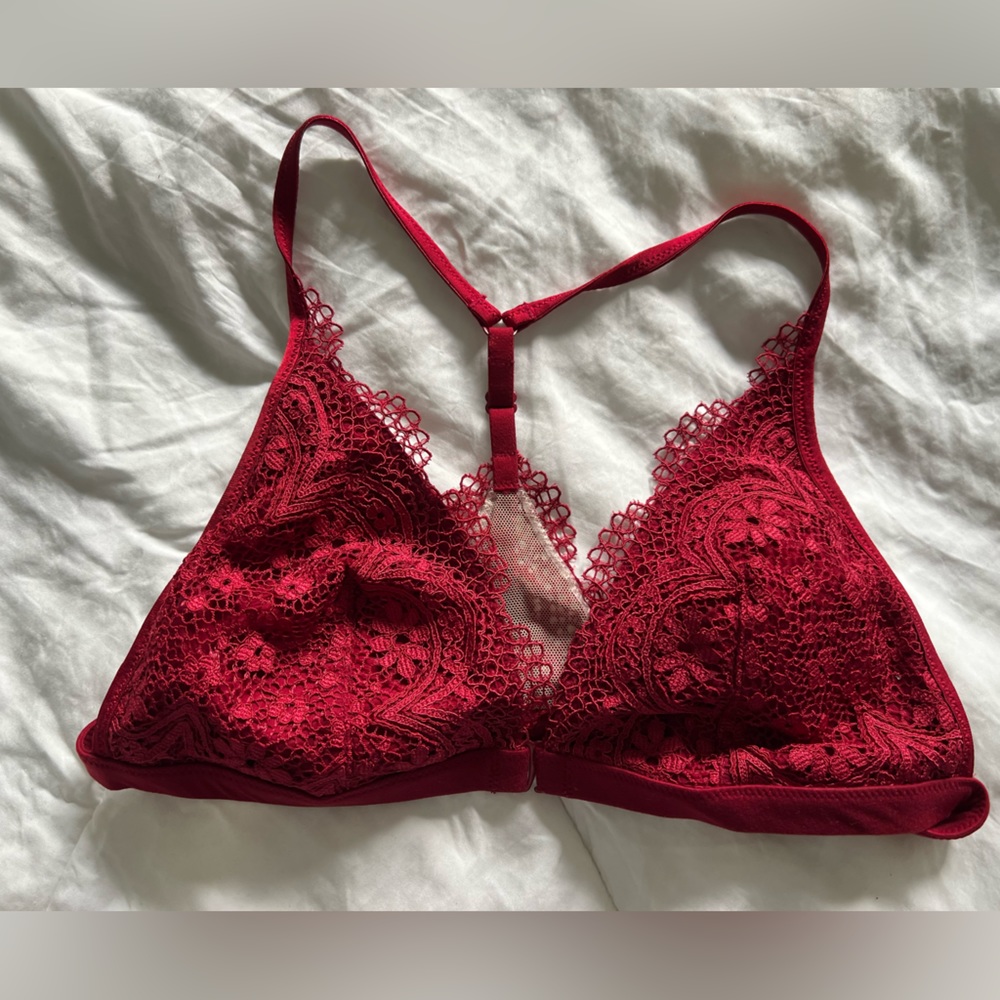 NWOT! Victoria’s Secret Women’s LARGE lace racer back bra
